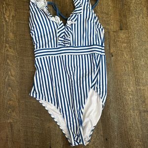 Cupshe one piece size L